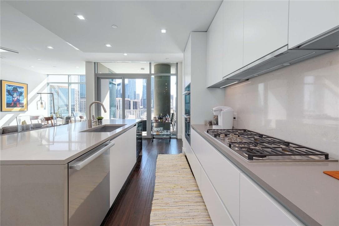 Fifth & West residence 1005, photo 3