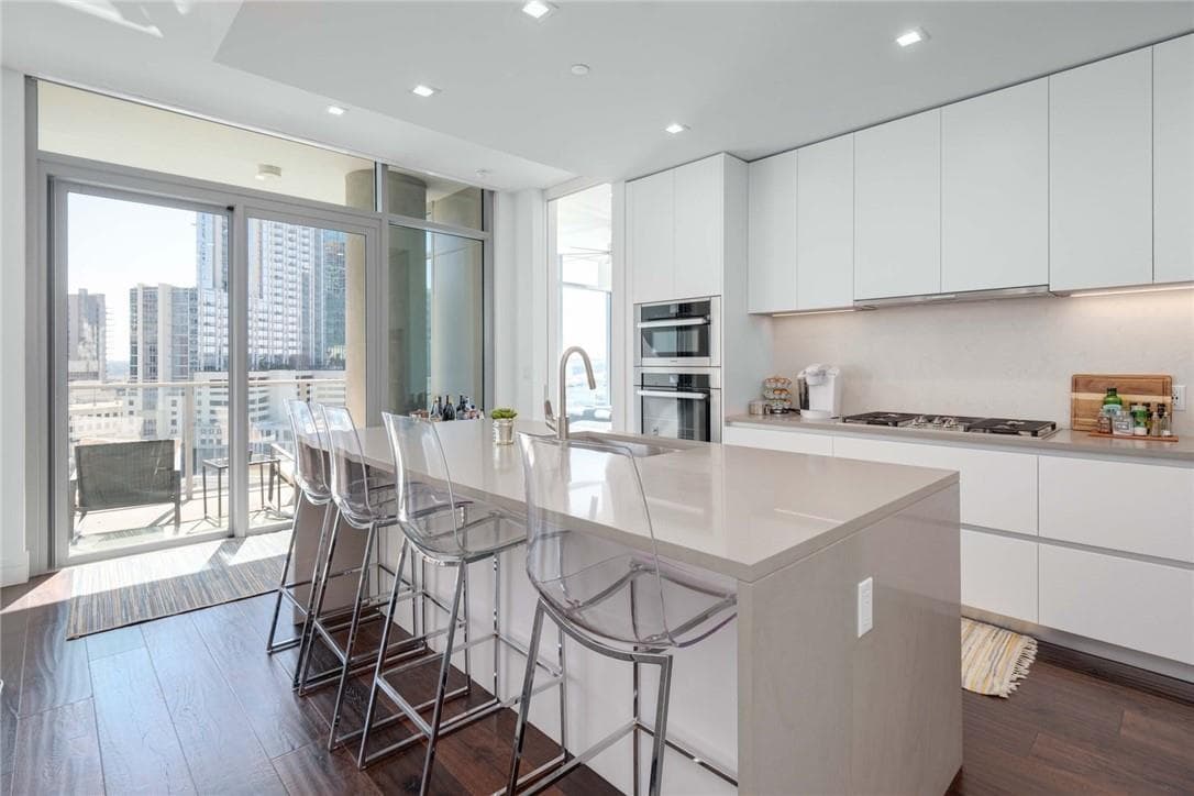 Fifth & West residence 1005, photo 5