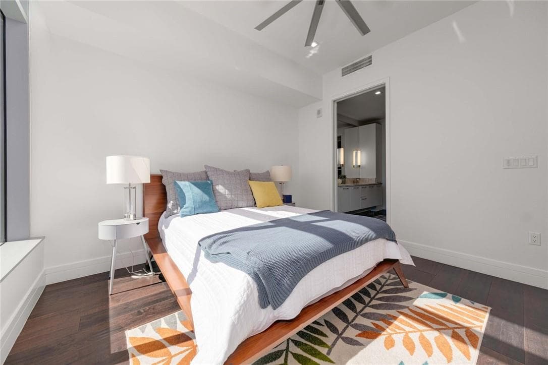 Fifth & West residence 1005, photo 16