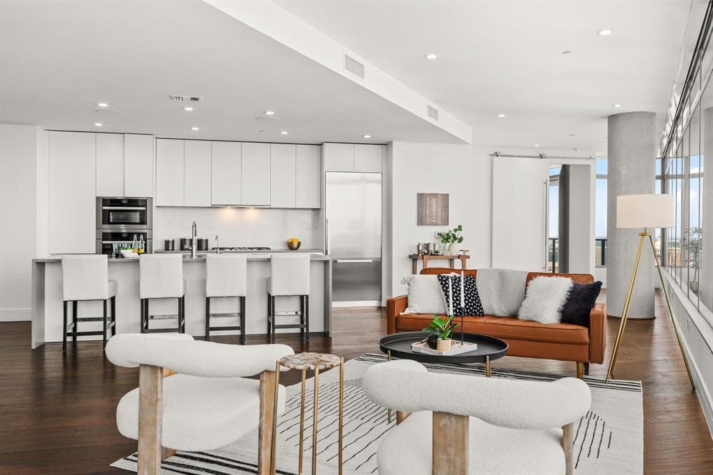 Fifth & West residence 3403, photo 6