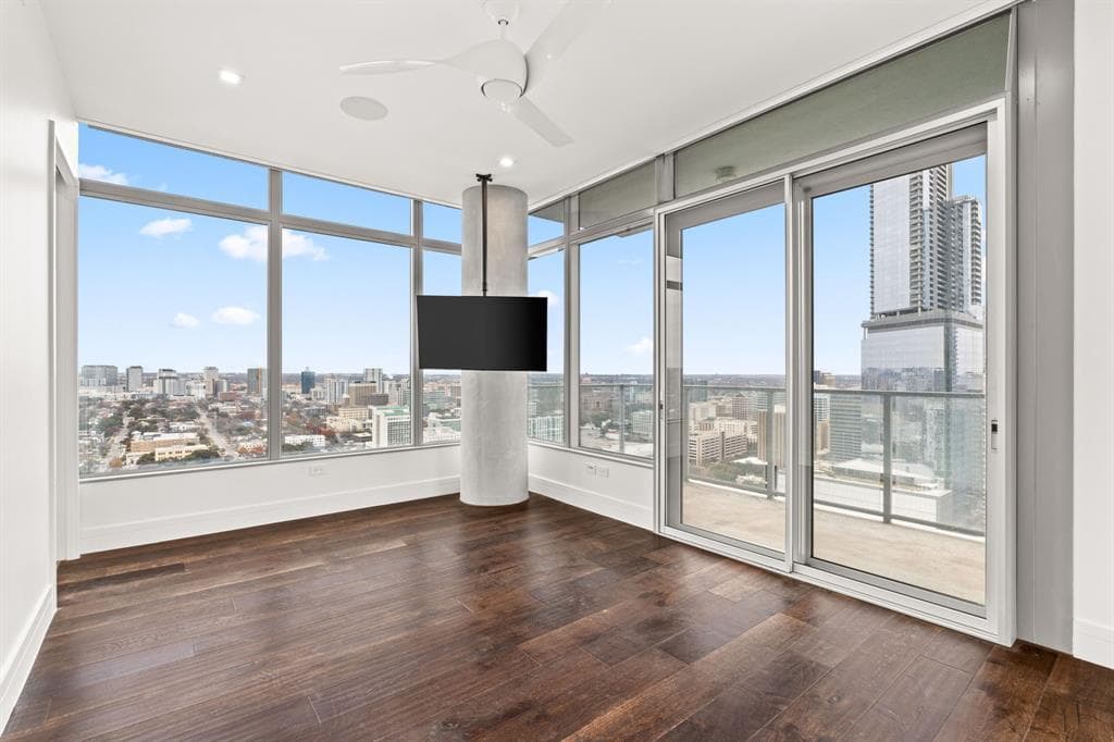 Fifth & West residence 3403, photo 17