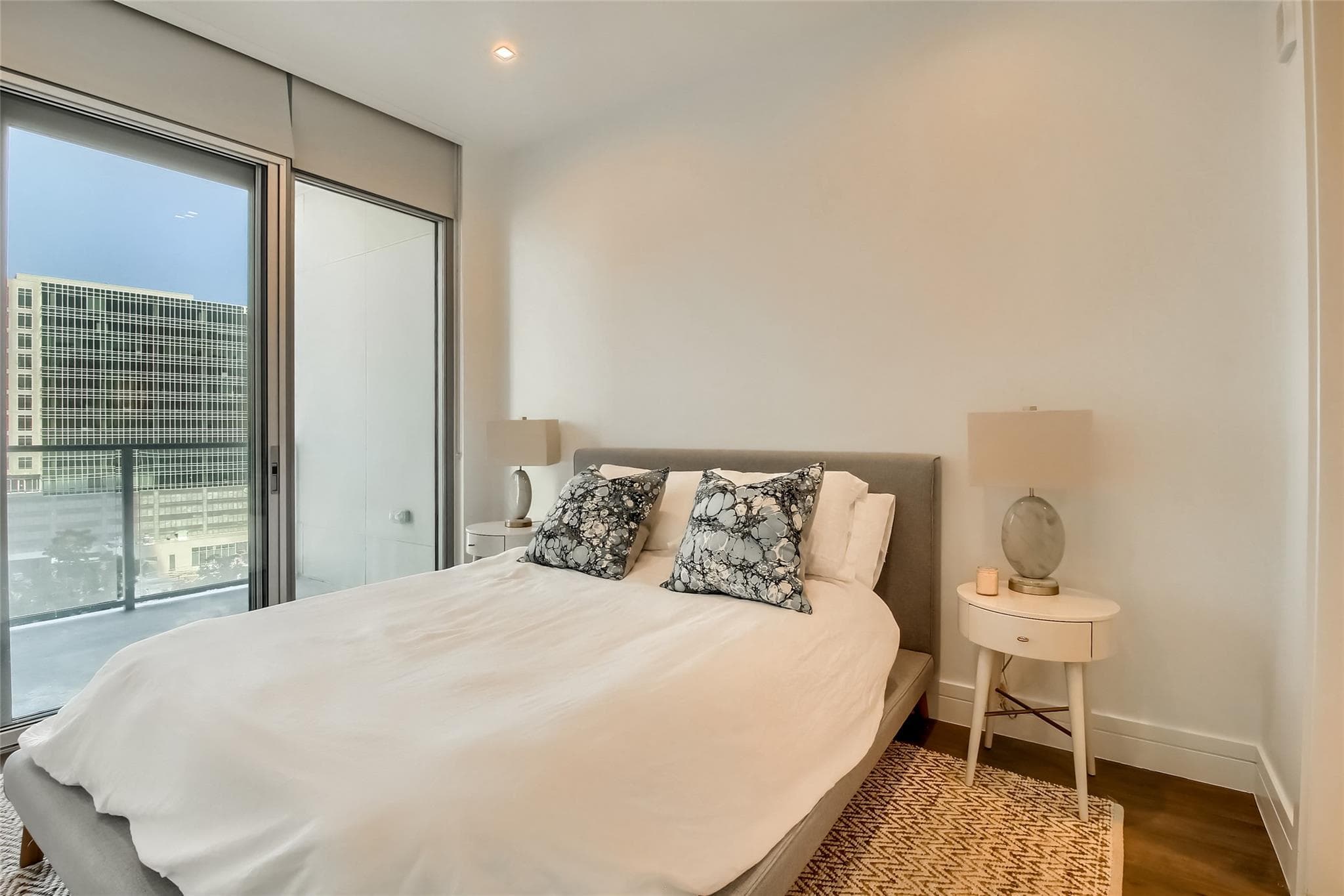 Fifth & West residence 1002, photo 5