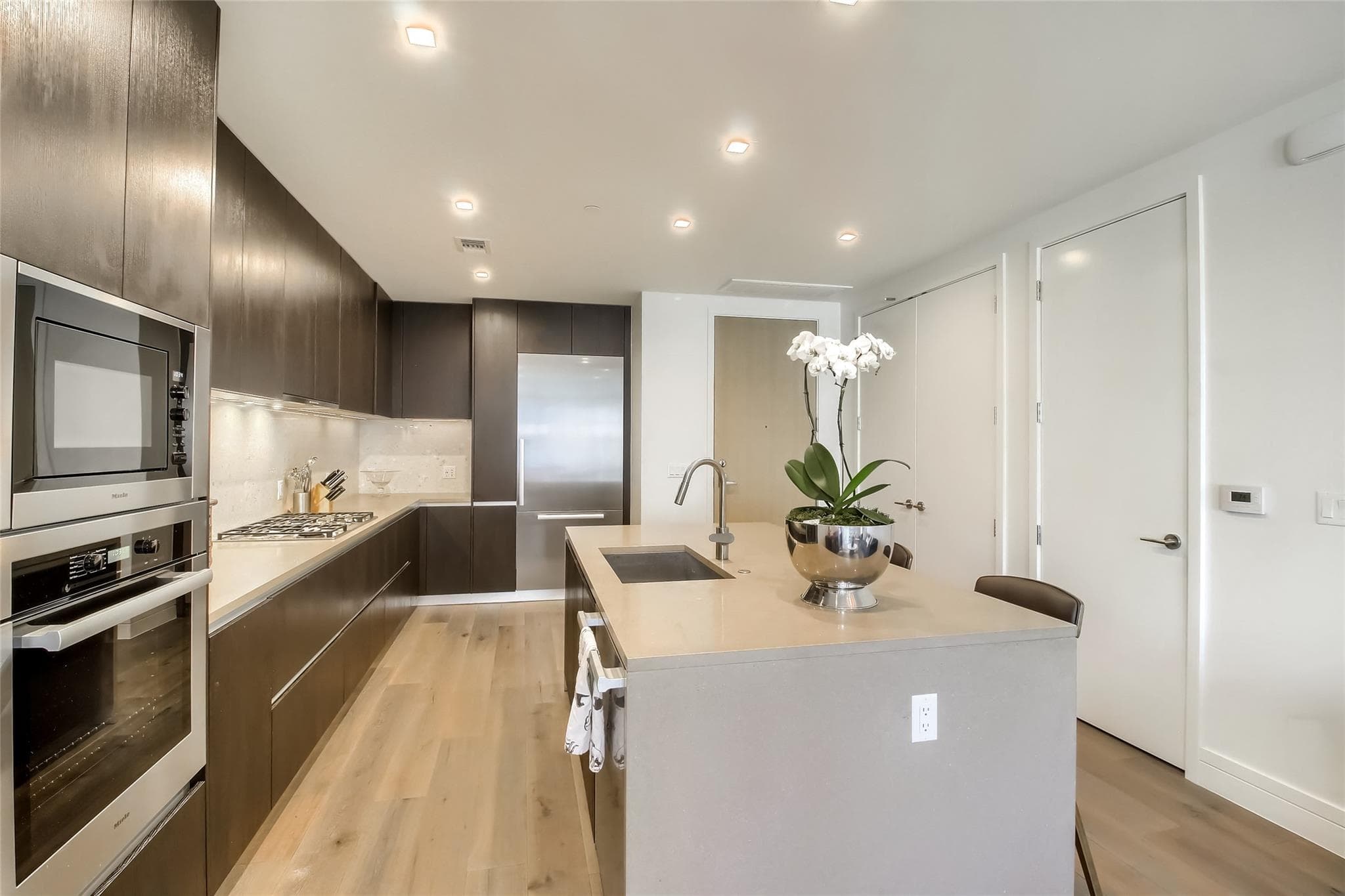 Fifth & West residence 1002, photo 9