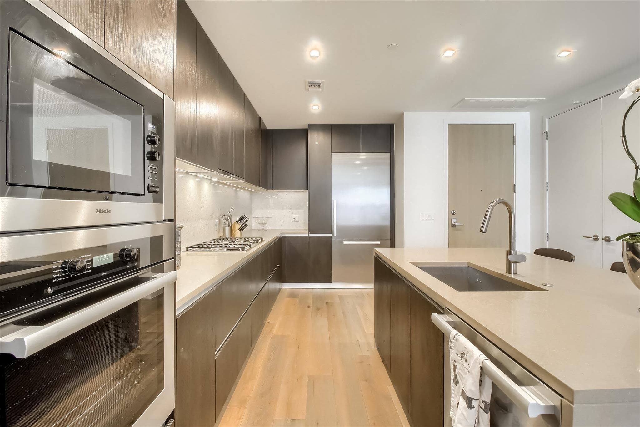 Fifth & West residence 1002, photo 13