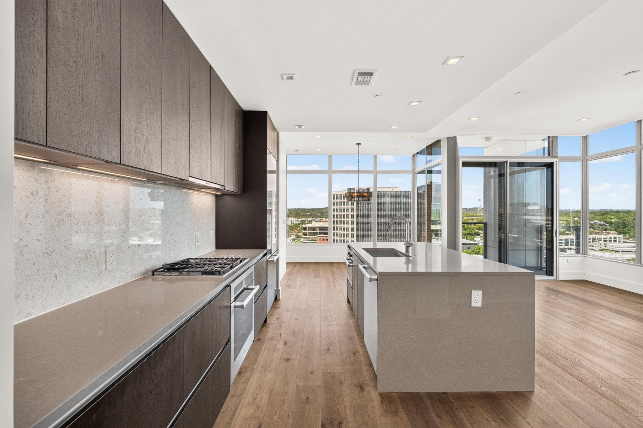 Fifth & West residence 1504, photo 2
