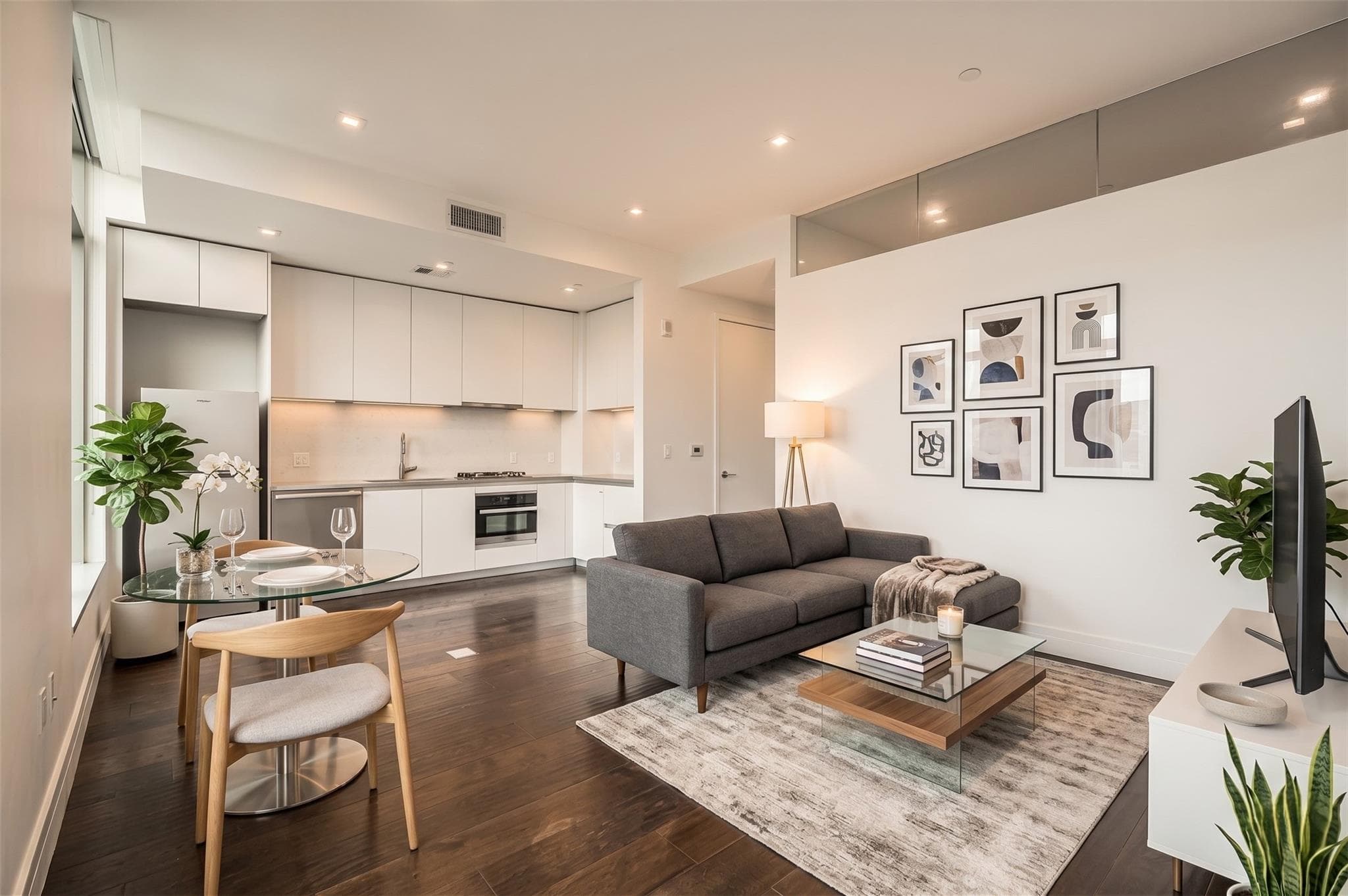 Fifth & West residence 1306, photo 2
