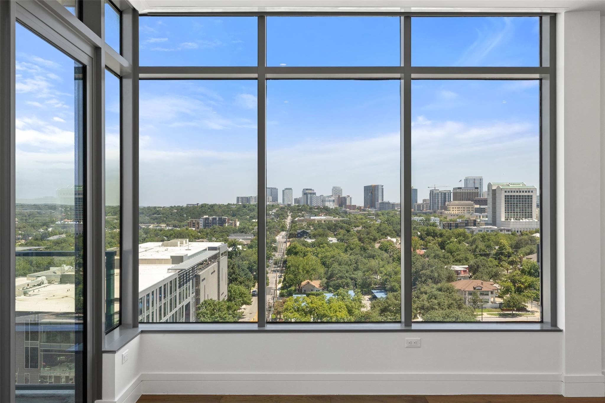 Fifth & West residence 1304, photo 2