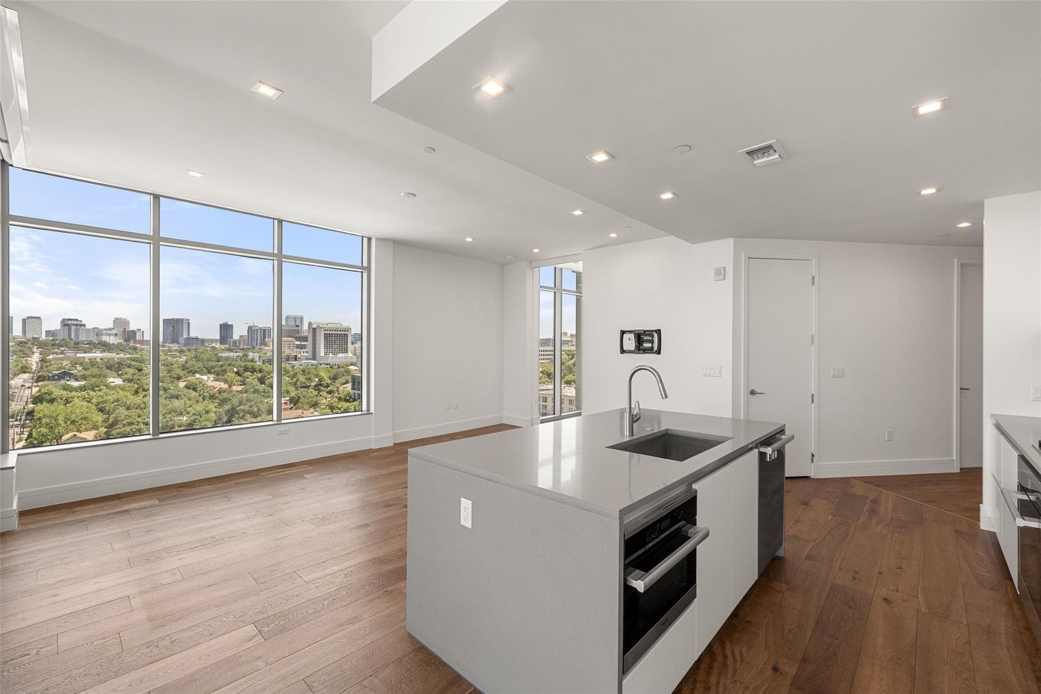 Fifth & West residence 1304, photo 3