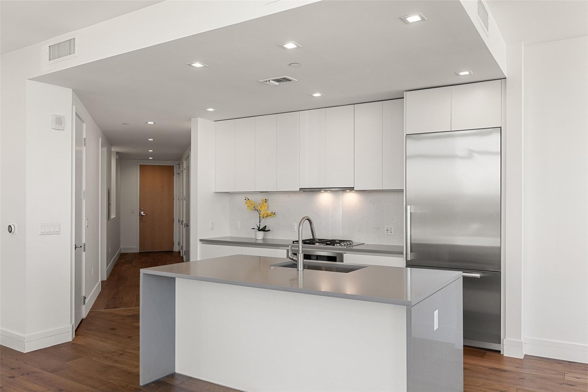 Fifth & West residence 1304, photo 8