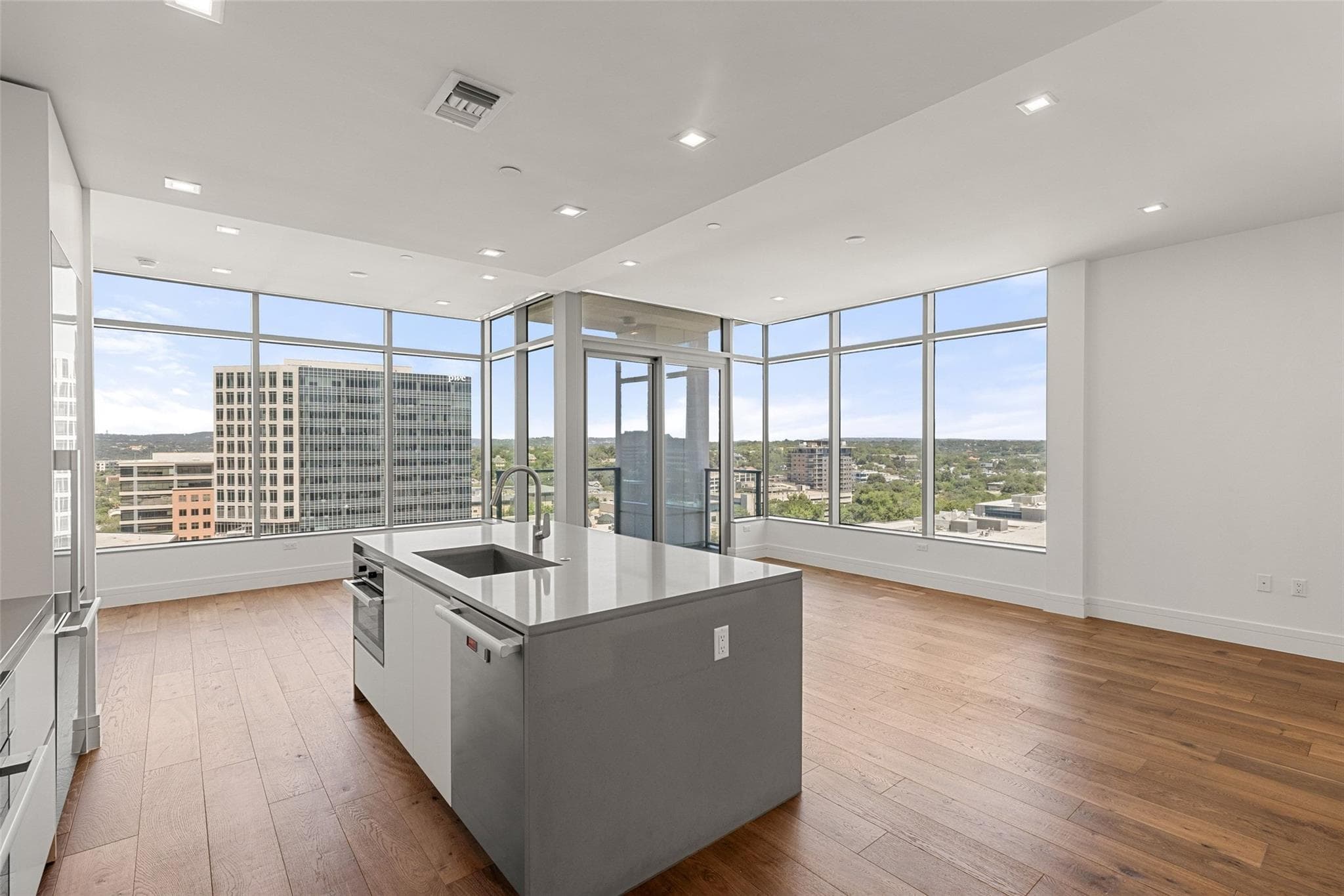 Fifth & West residence 1304, photo 9