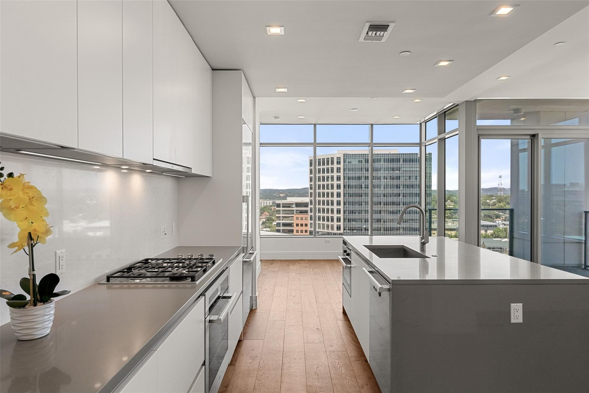 Fifth & West residence 1304, photo 10