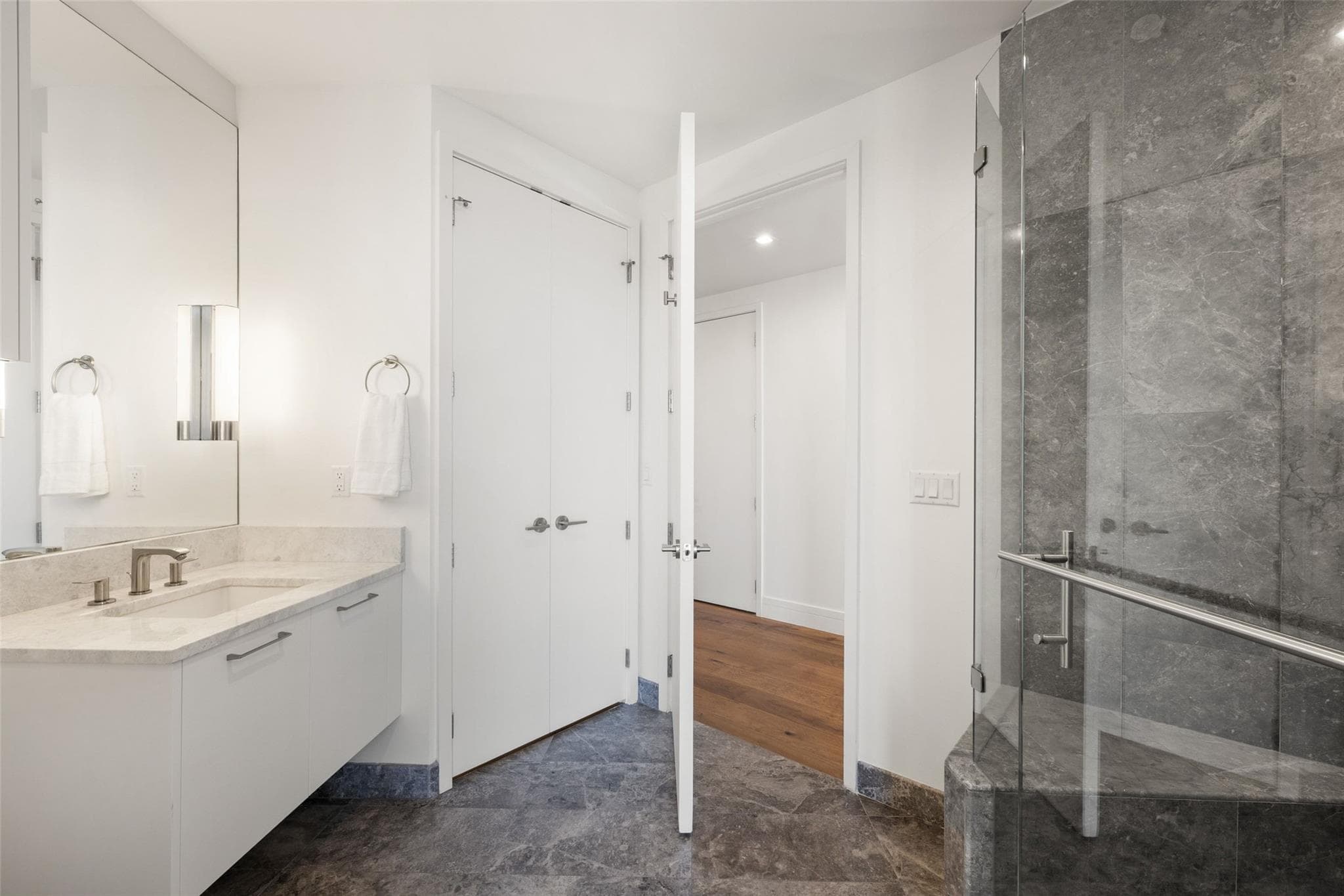 Fifth & West residence 1304, photo 15